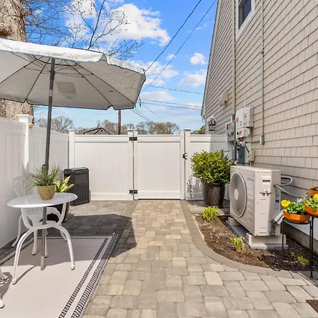 Hyannis Gateway Firepit Gas Grill Apartment